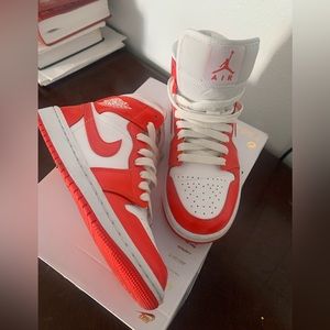 Nike Jordans 5 women's
